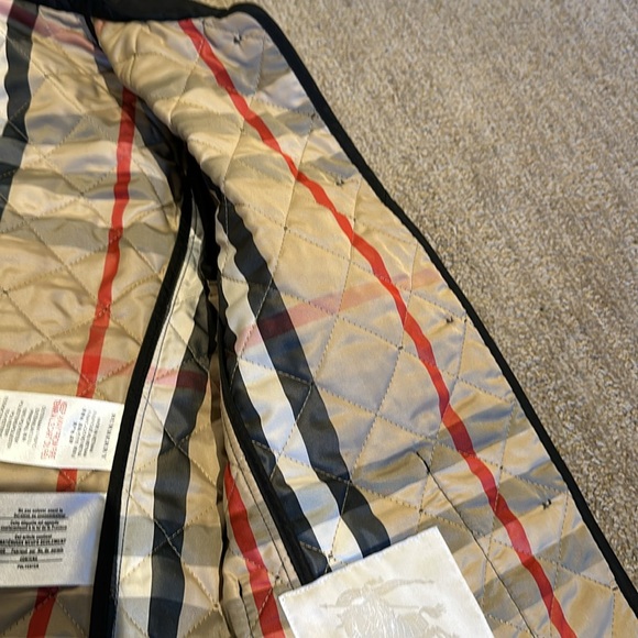 Authentic Burberry jacket - Picture 8 of 15